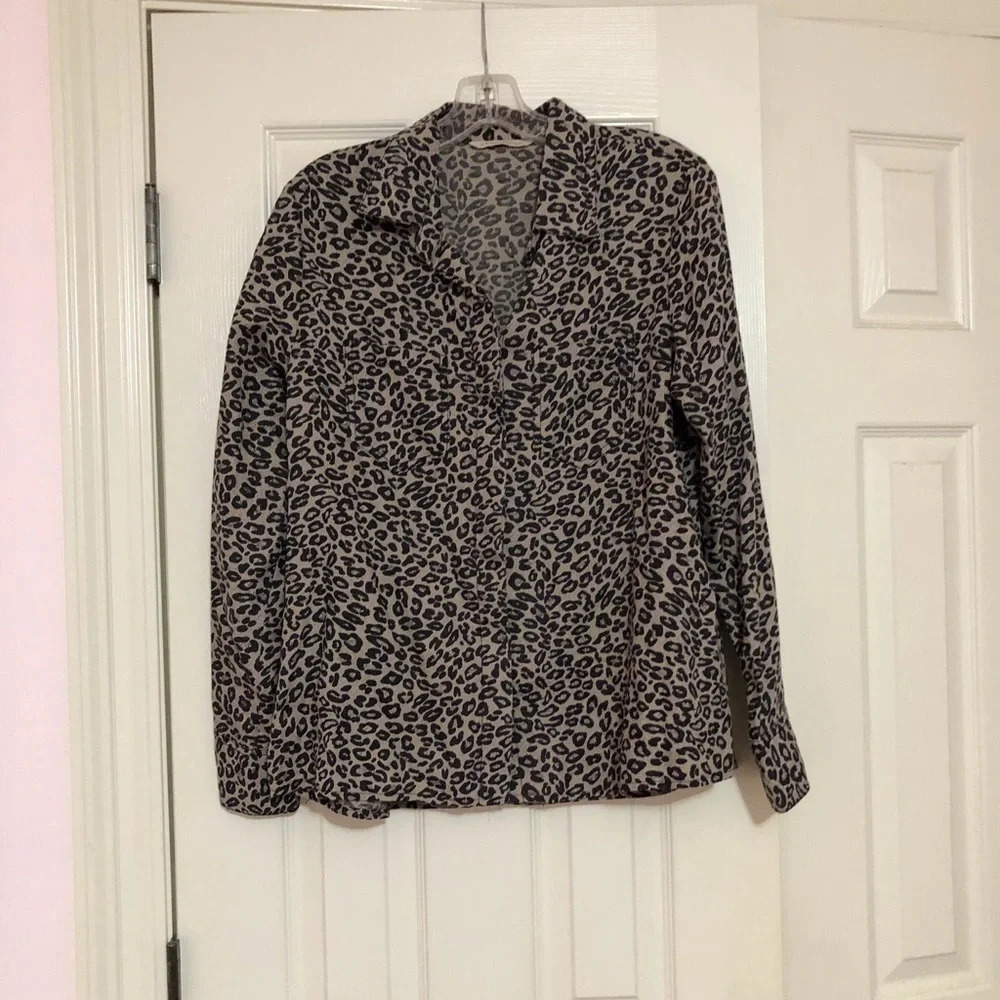 Soft surroundings Leopard print Button Up Long‎ Sleeve Blouse Medium